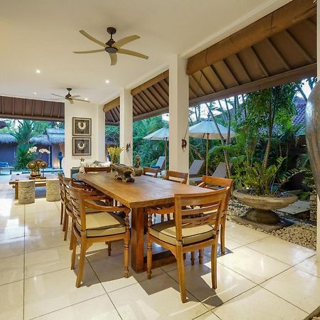 Asrina Villa'S Seminyak Exterior foto