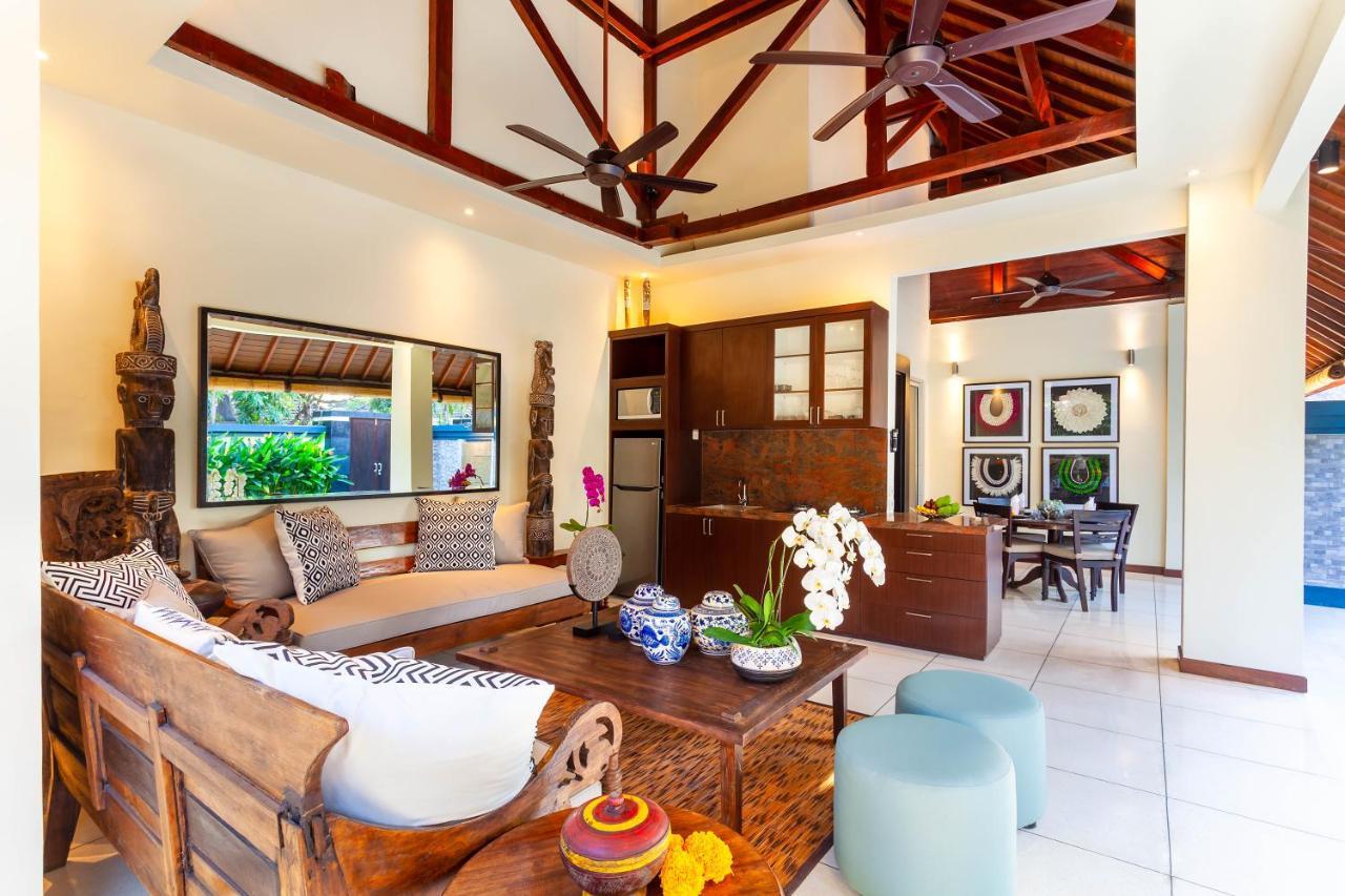 Asrina Villa'S Seminyak Exterior foto