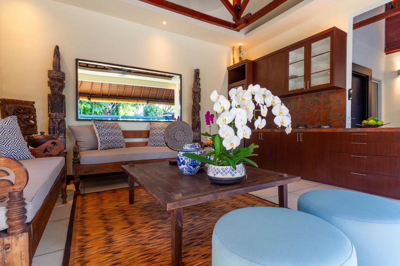 Asrina Villa'S Seminyak Exterior foto