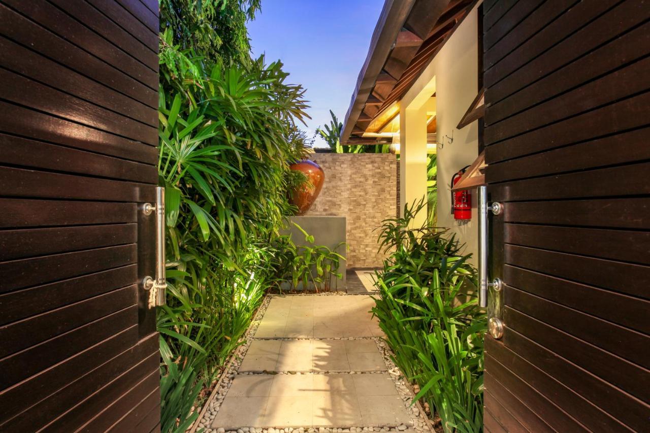 Asrina Villa'S Seminyak Exterior foto