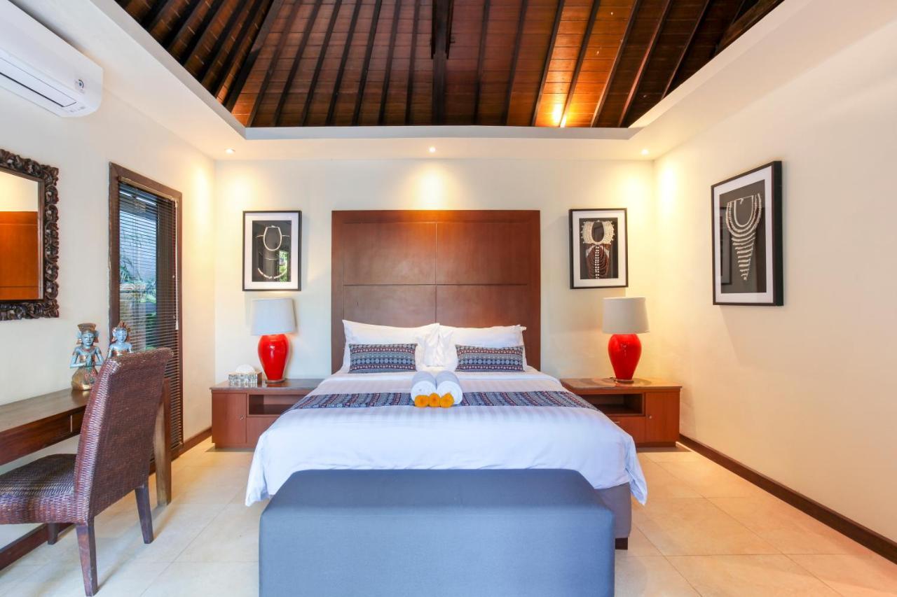 Asrina Villa'S Seminyak Exterior foto