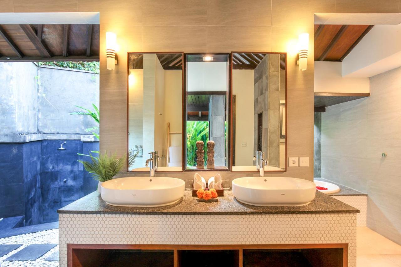 Asrina Villa'S Seminyak Exterior foto